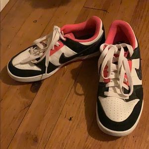 Adorable Nike Sneaks!